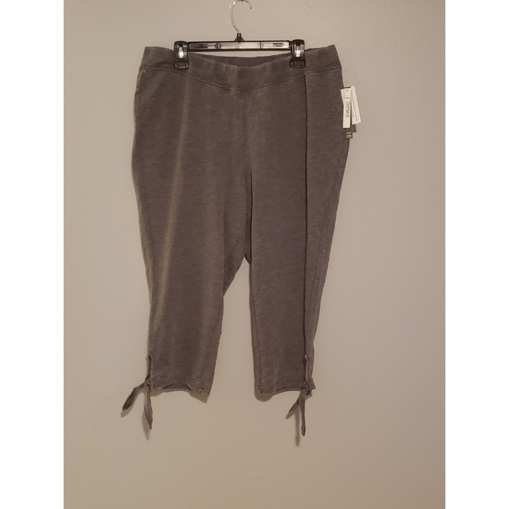 🌻🌻Nwt 2X Silverwear Capris